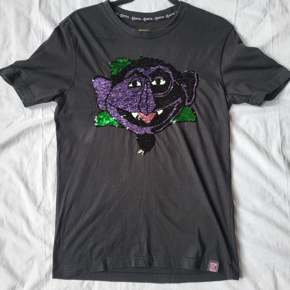 deKryptic Sesame Street Count Dracula Sequin T Shirt Size Small